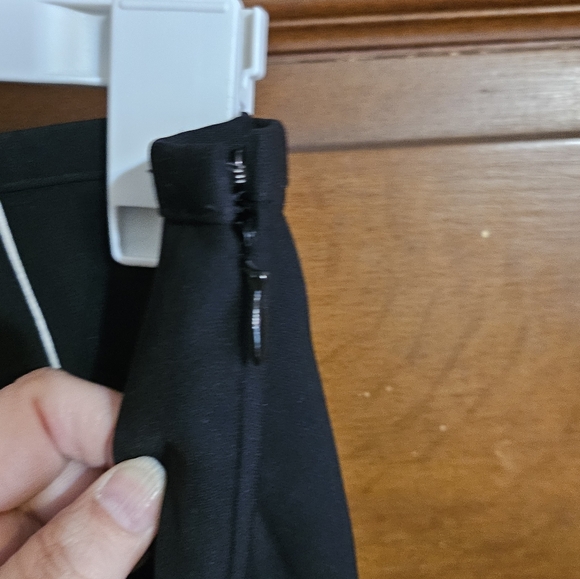 Loft Floral Embroidered A-Line Skirt Black Size 10P - Picture 5 of 7